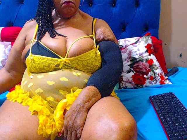 Ebonycandy10 webcam