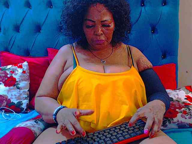 Ebonycandy10 webcam