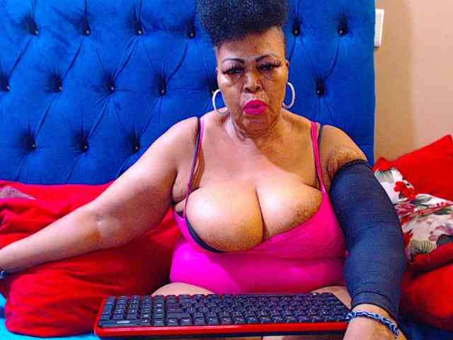 Ebonycandy10 webcam
