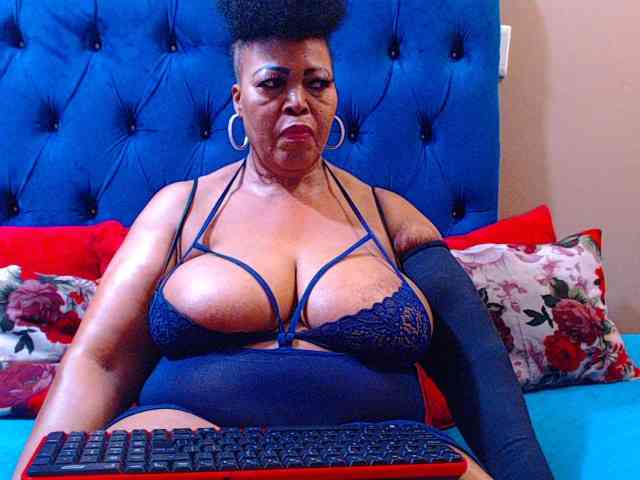 Ebonycandy10 webcam