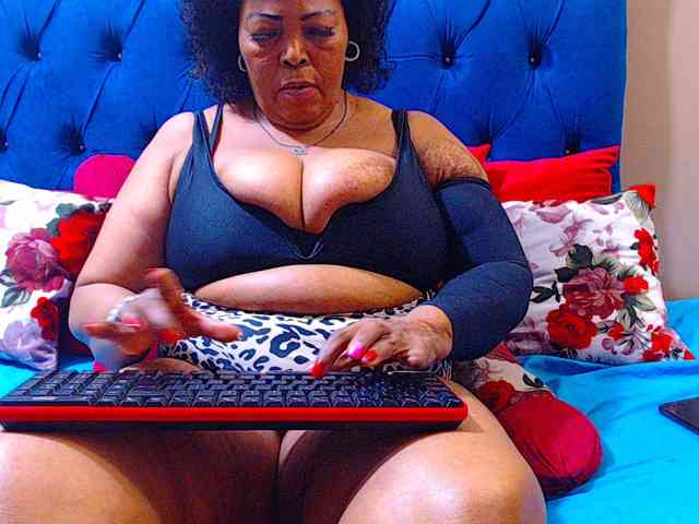 Ebonycandy10 webcam