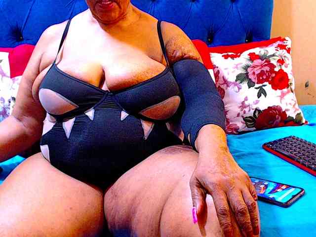 Ebonycandy10 webcam