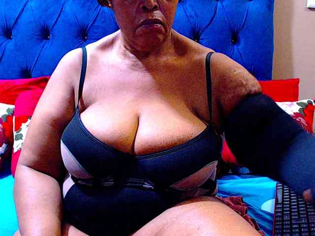 Ebonycandy10 webcam