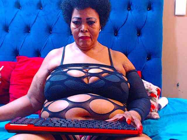 Ebonycandy10 webcam