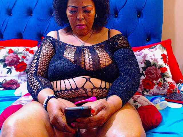 Ebonycandy10 webcam
