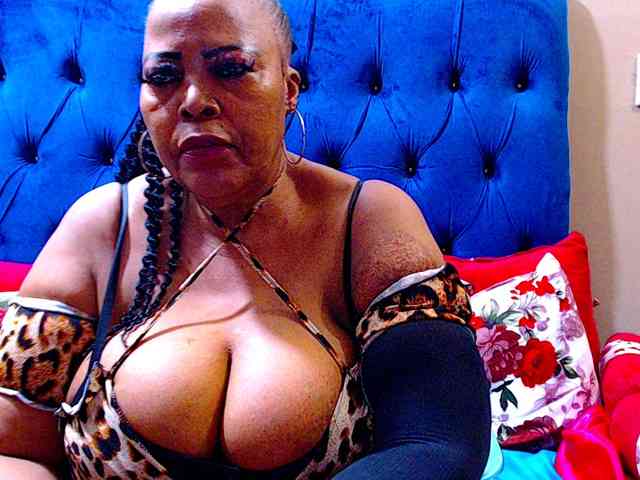 Ebonycandy10 webcam