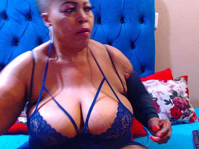 Ebonycandy10 webcam