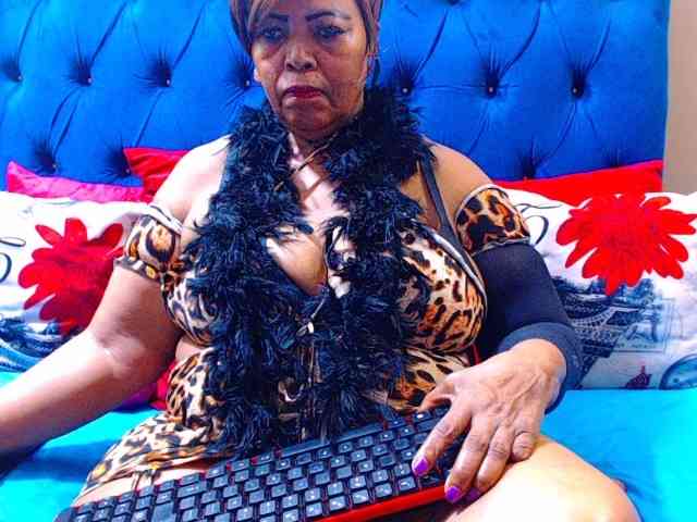 Ebonycandy10 webcam