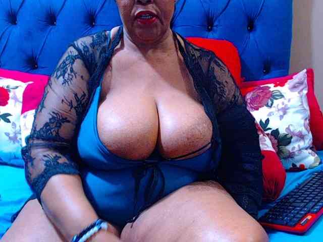 Ebonycandy10 webcam