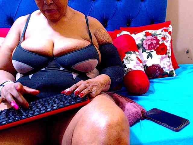 Ebonycandy10 webcam