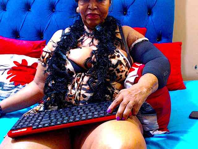 Ebonycandy10 webcam