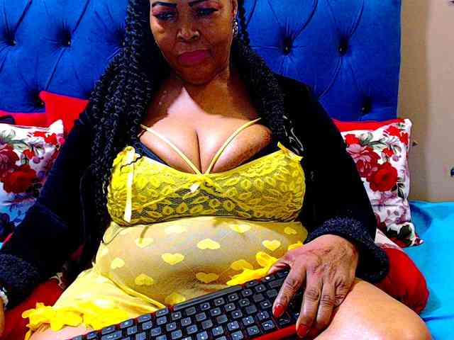 Ebonycandy10 webcam