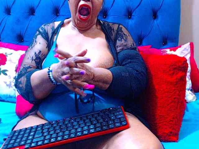 Ebonycandy10 webcam