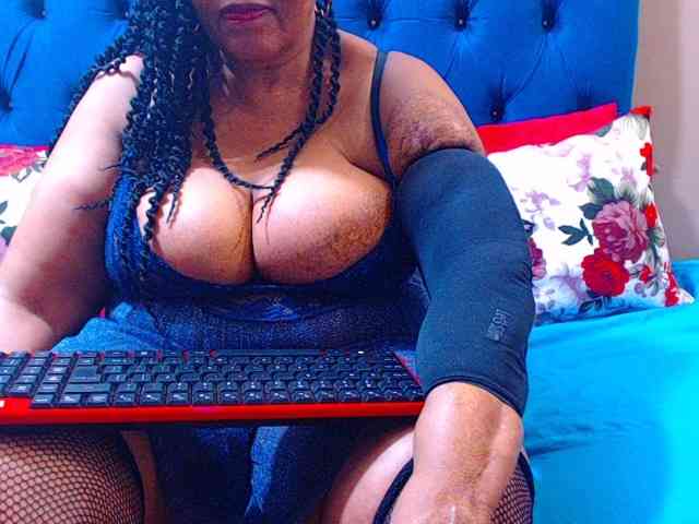 Ebonycandy10 webcam