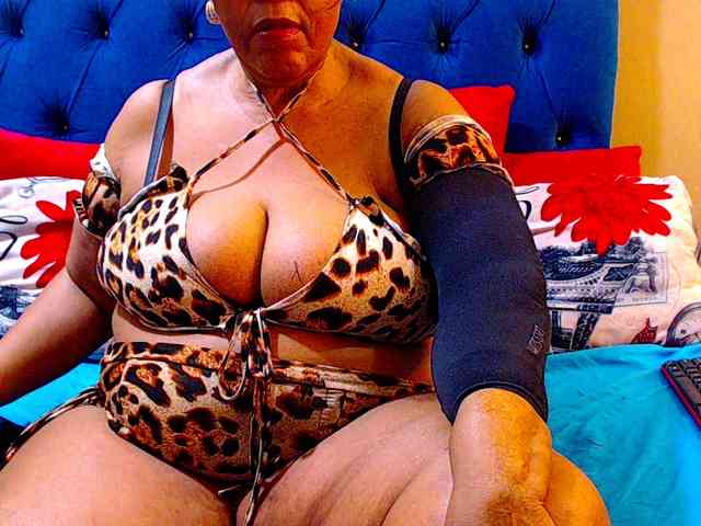 Ebonycandy10 webcam