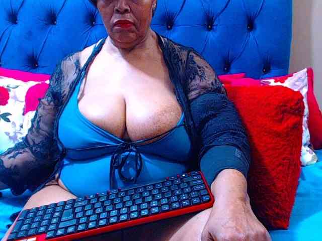 Ebonycandy10 webcam