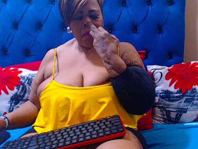 Ebonycandy10
