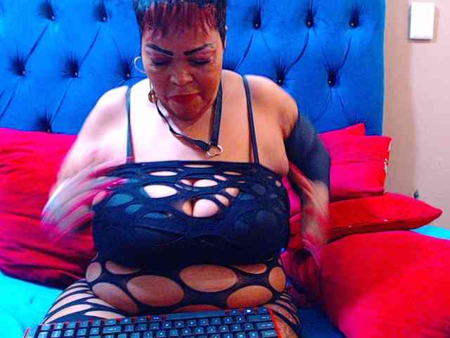 Ebonycandy10 webcam