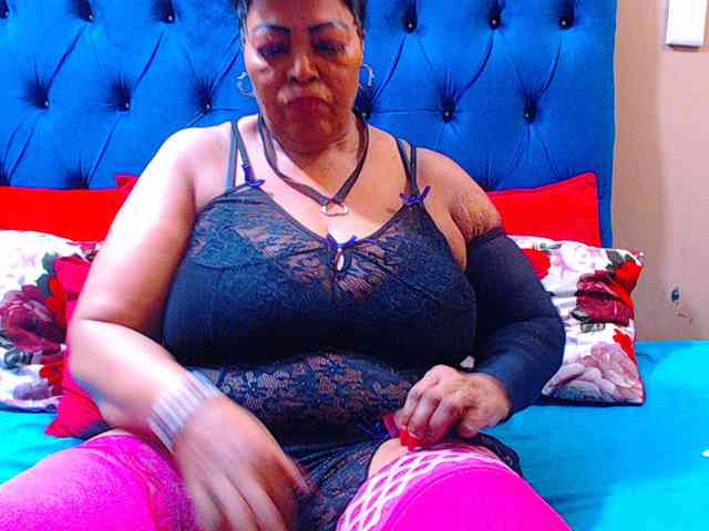 Ebonycandy10 webcam
