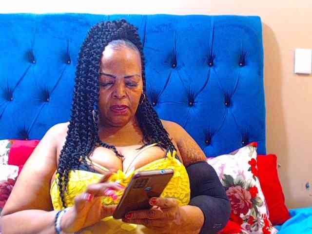 Ebonycandy10 webcam