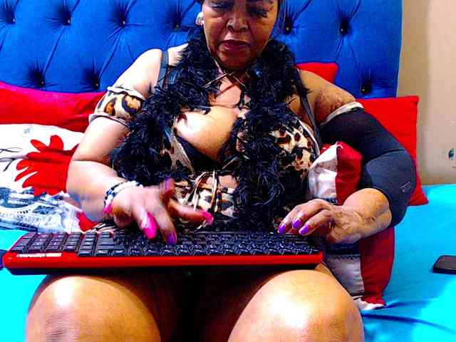 Ebonycandy10