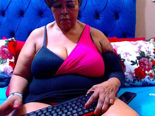 Ebonycandy10 webcam