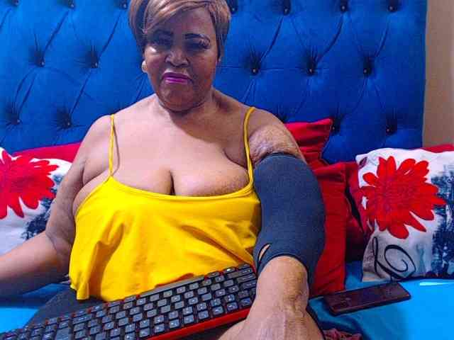 Ebonycandy10 Live Webcam on BongaCams