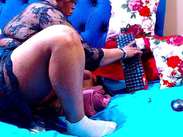 Ebonycandy10 webcam
