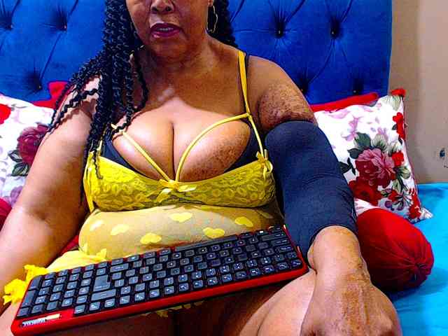 Ebonycandy10 webcam