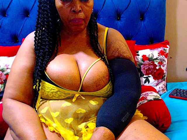 Ebonycandy10 webcam