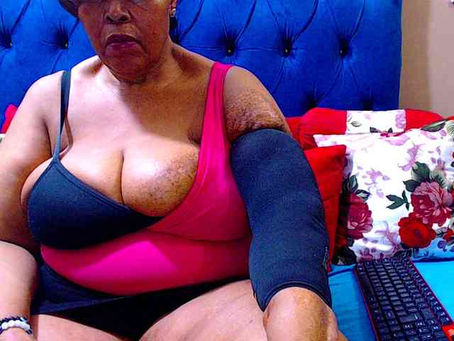 Ebonycandy10 webcam