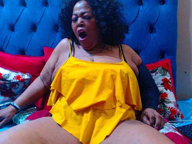 Ebonycandy10 webcam