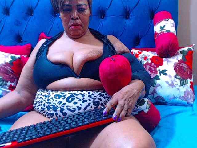 Ebonycandy10 webcam