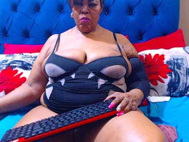Ebonycandy10 webcam
