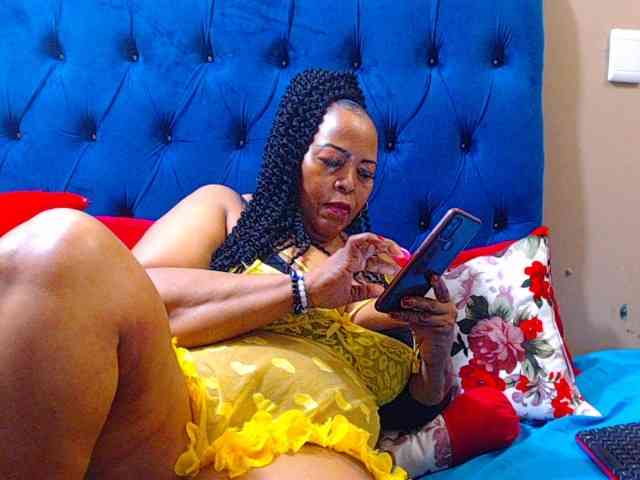 Ebonycandy10 webcam