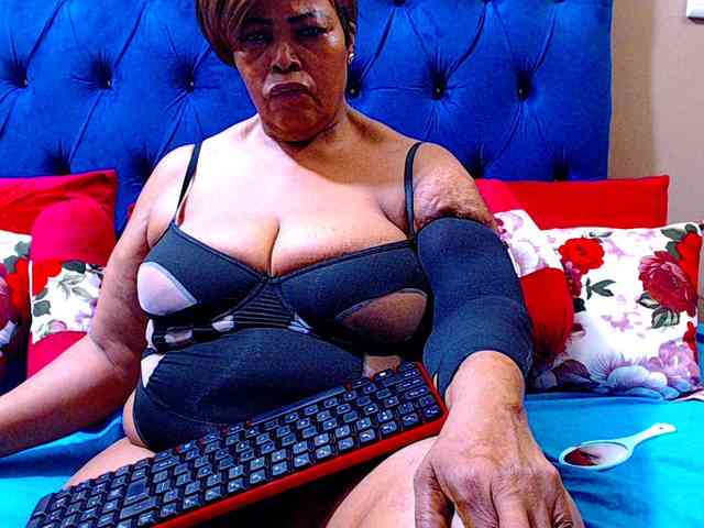 Ebonycandy10