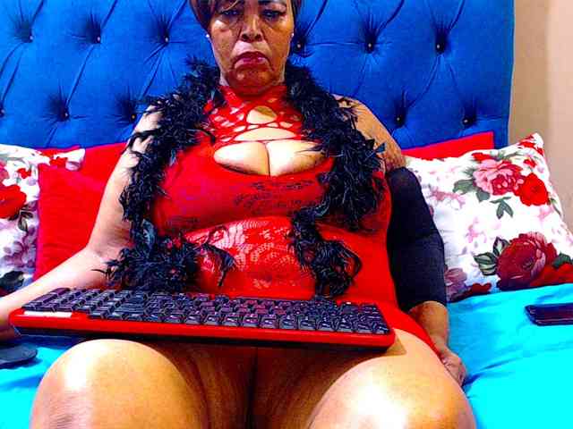 Ebonycandy10 webcam