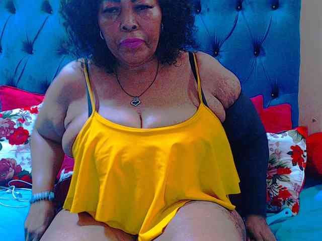 Ebonycandy10 webcam