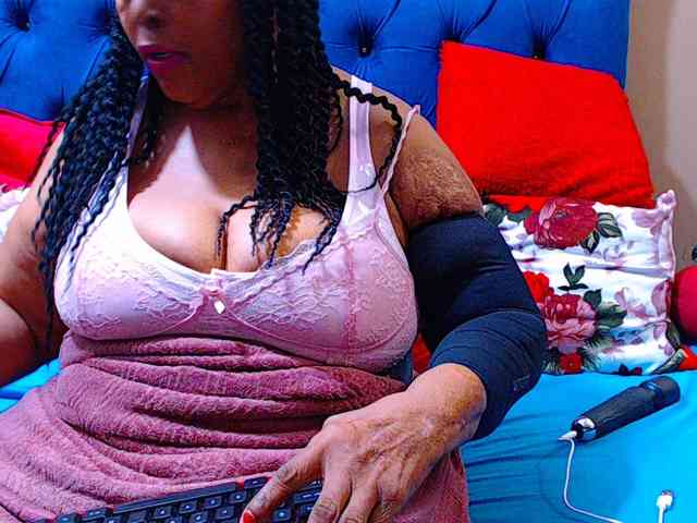 Ebonycandy10 webcam