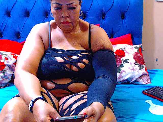 Ebonycandy10 webcam