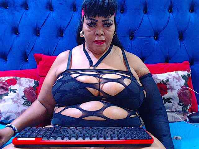 Ebonycandy10 webcam