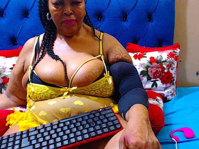 Ebonycandy10 webcam