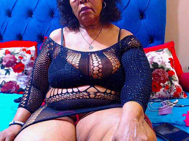 Ebonycandy10 webcam