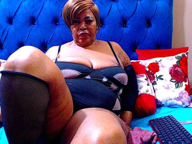 Ebonycandy10 webcam