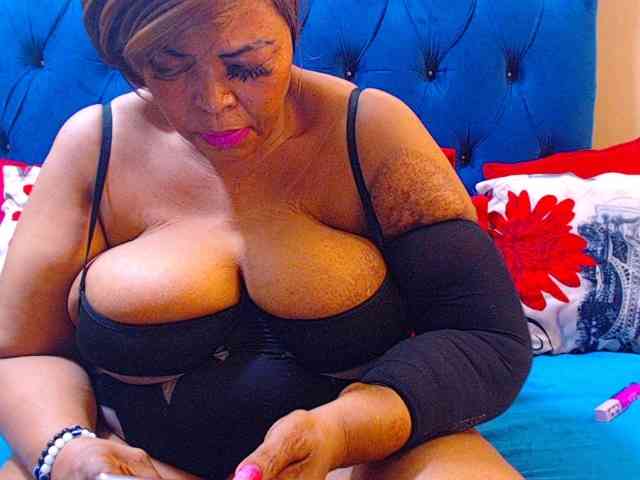 Ebonycandy10 webcam