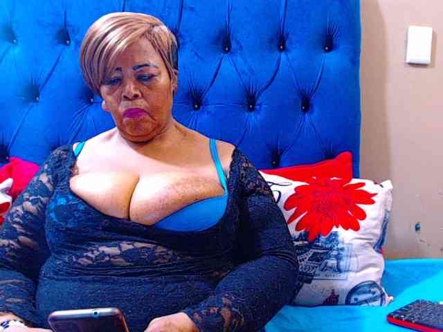 Ebonycandy10 webcam