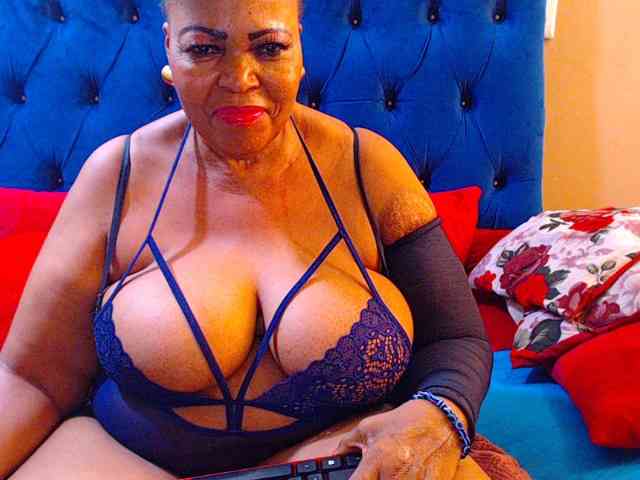 Ebonycandy10 webcam