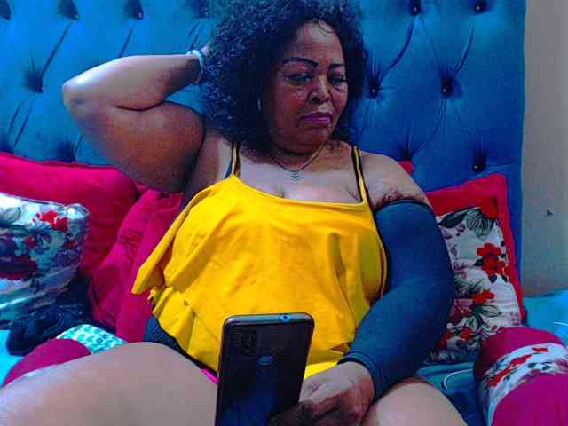 Ebonycandy10 webcam