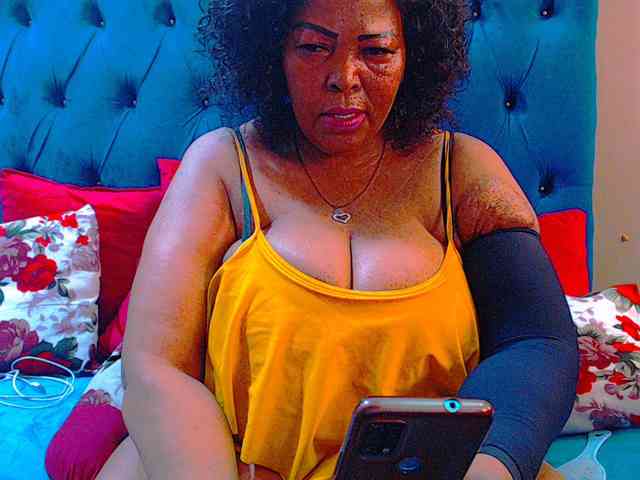 Ebonycandy10 webcam