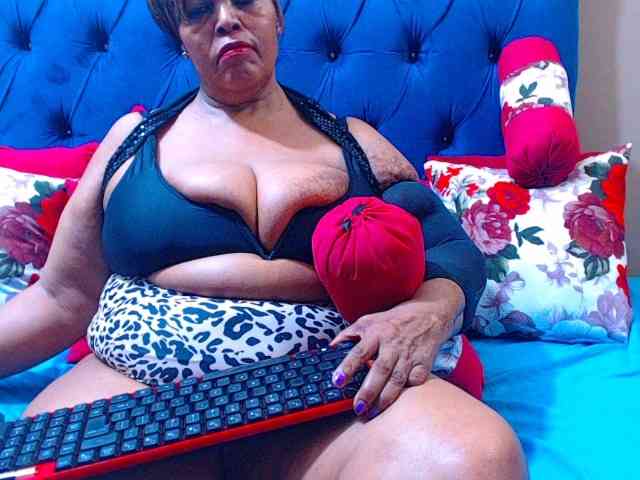 Ebonycandy10 webcam